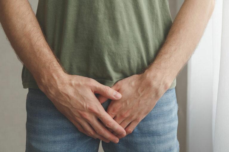 Beim urologen nackt